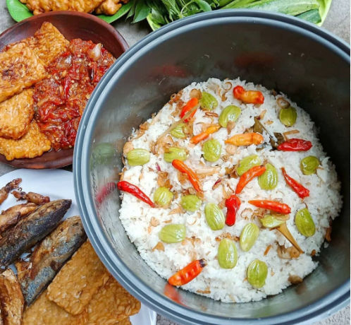 Nasi Liwet Magicom yang Lezat